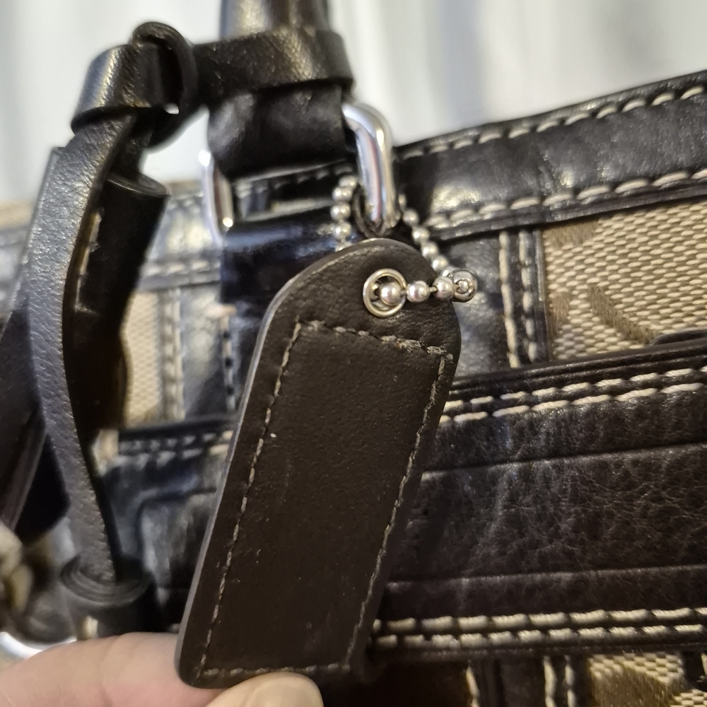Vintage Coach Tan and Black Shoulder Bag - Picture 10 of 10